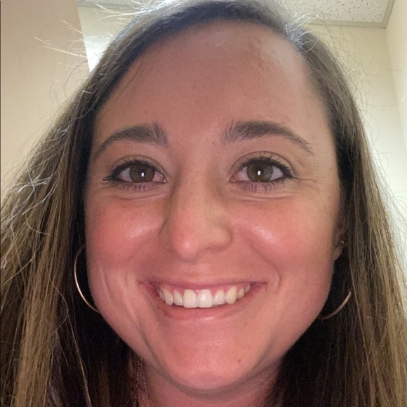 Meet your Posher, Emily - Picture 1 of 1